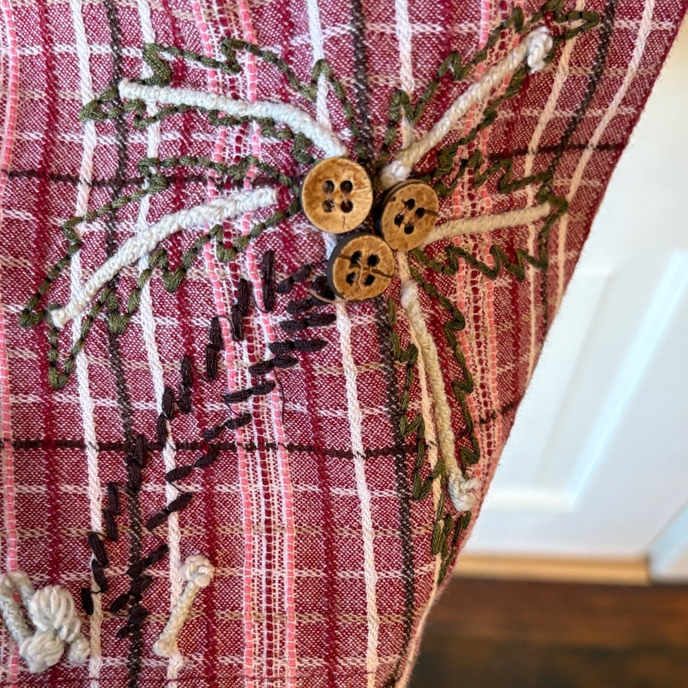 Bobby Brooks Floral Embroidered‎ Plaid Fabric - Picture 4 of 9